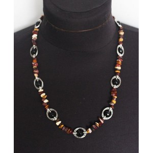 Колье из яшмы вишнево-желтой (галтовка) и агата чёрного (шарик в рамке)
