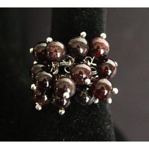 Кольцо с гранатом "гроздь" безразмерное