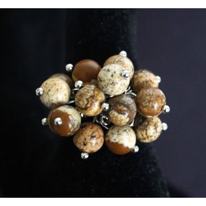 Кольцо с яшмой песочной "гроздь" безразмерное