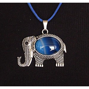 Кулон из агата синего (тонировка) "слон", овал 25х18мм