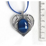 Кулон из агата синего (тонировка) "сердце с крыльями", овал 25х18мм