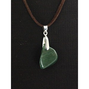 Кулон из кварца зеленого, галтовка 15-25мм