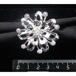 Кольцо для платка "цветок объемный", цвет серебристый