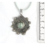 Кулон из берилла, круг 10мм, мельхиор с узором
