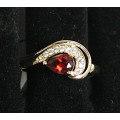 Кольцо с гранатом "капля росы"