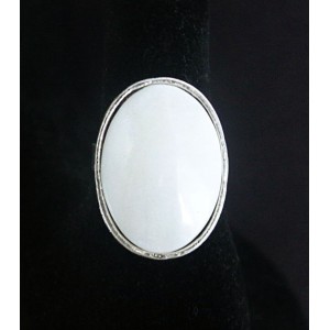 Кольцо с перламутром, овал 25х18мм, безразмерное, литая оправа