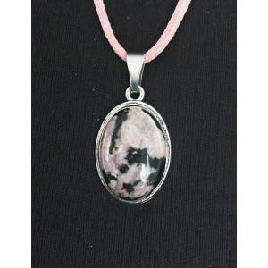 Кулон из родонита, простой овал 25х18мм