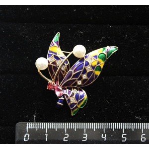 Брошь со стразами и эмалью "бабочка", цвет фиолетовый, зеленый, золотистый