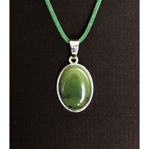 Кулон из нефрита, простой овал 25х18мм