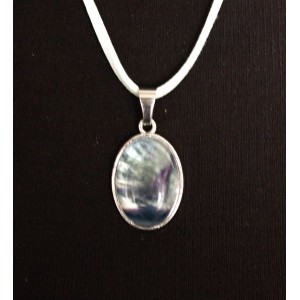 Кулон из флюорита, простой овал 25х18мм