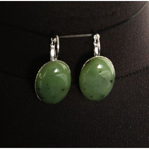 Cерьги из нефрита, овал 25х18мм замок петелька