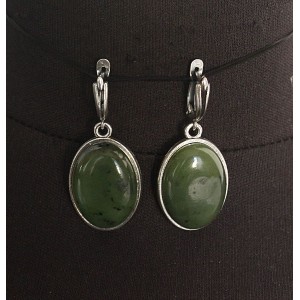 Серьги из нефрита (натуральный), простой овал 25х18мм, швензы посеребрение