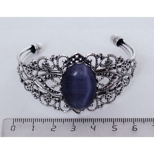 Браслет из кошачьего глаза (синт.), овал 25х18мм, цвет фиолетовый, жесткая основа, цвет ант.серебро