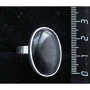 Кольцо с кошачьим глазом (синт.), овал 25х18мм, цвет черный, безразмерное (литая оправа)