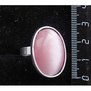 Кольцо с кошачьим глазом (синт.), овал 25х18мм, цвет розовый, безразмерное (литая оправа)