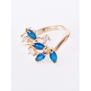 Кольцо со шпинелью "искристые лепестки"