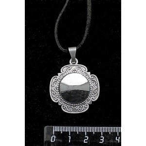 Кулон из гематита, круг 20мм, оправа "4 лепестка"