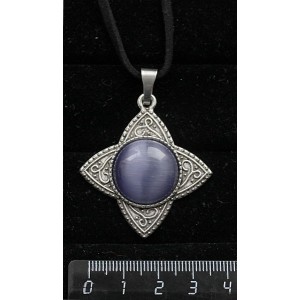 Кулон из кошачьего глаза (синт.), цвет фиолетовый, "роза ветров", круг 20мм