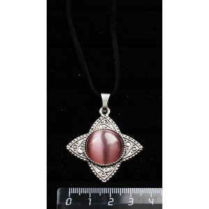 Кулон из кошачьего глаза (синт.), цвет розово-сиреневый, "роза ветров", круг 20мм