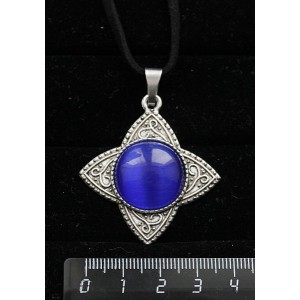 Кулон из кошачьего глаза (синт.), цвет синий индиго, "роза ветров", круг 20мм