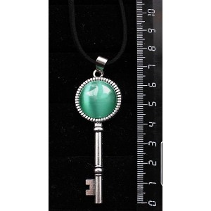 Кулон из кошачьего глаза (синт.), цвет зеленый мятный, "ключик", круг 20мм