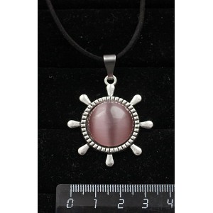 Кулон из кошачьего глаза (синт.), цвет розово-сиреневый, "штурвал", круг 20мм