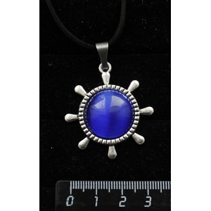 Кулон из кошачьего глаза (синт.), цвет синий индиго, "штурвал", круг 20мм