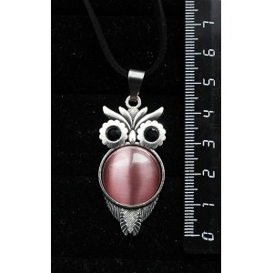 Кулон из кошачьего глаза (синт.), цвет розово-сиреневый, "сова", круг 20мм