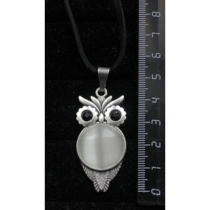 Кулон из кошачьего глаза (синт.), цвет белый, "сова", круг 20мм
