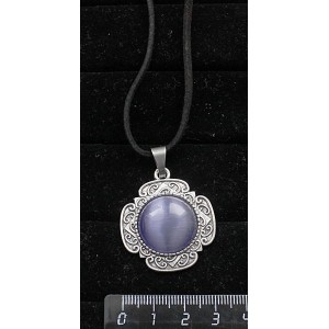 Кулон из кошачьего глаза (синт.), цвет фиолетовый, круг 20мм, оправа "4 лепестка"