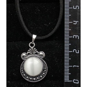 Кулон из кошачьего глаза (синт.), круг 12мм, оправа "корона", цвет белый