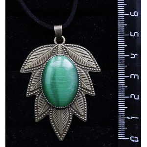 Кулон из кошачьего глаза (синт.), овал 25х18мм, цвет зеленый травяной, "лист"