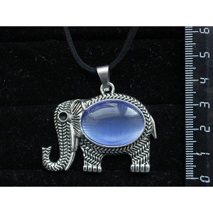 Кулон из кошачьего глаза (синт.), цвет синий лавандовый, "слон", овал 25х18мм