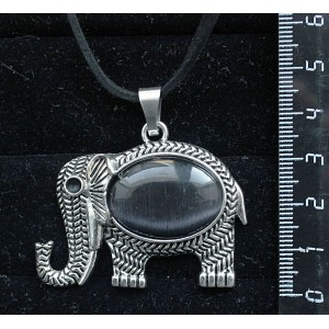 Кулон из кошачьего глаза (синт.), цвет черный, "слон", овал 25х18мм