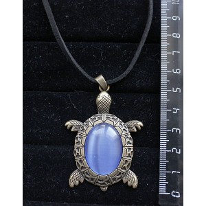 Кулон из кошачьего глаза (синт.), овал 25х18мм, цвет синий лавандовый, "черепаха", оправа  цвет бронза