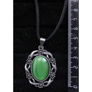 Кулон из кошачьего глаза (синт.), овал 25х18мм, цвет зеленый травяной, оправа "торжество"