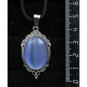 Кулон из кошачьего глаза (синт.), овал 25х18мм, цвет синий лавандовый, оправа "медальон"