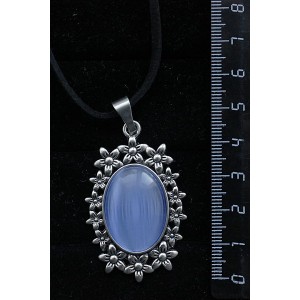 Кулон изкошачьего глаза (синт.), цвет синий лавандовый, овал 25х18мм, оправа "клумба"