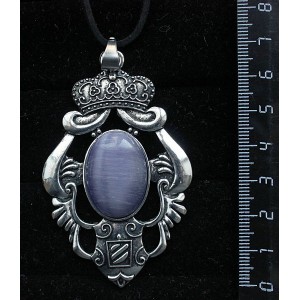 Кулон из кошачьего глаза (синт.), овал 25х18мм, цвет фиолетовый, оправа "императрица"