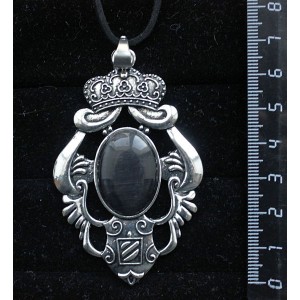 Кулон из кошачьего глаза (синт.), овал 25х18мм, цвет черный, оправа "императрица"