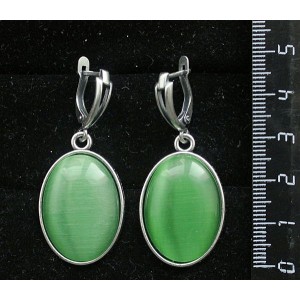 Серьги из кошачьего глаза (синт.), цвет зеленый травяной, простой овал 25х18мм, швензы посеребрение