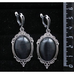 Серьги из кошачьего глаза (синт.), овал 25х18мм, цвет черный, оправа "медальон", швензы посеребрение