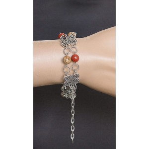 Браслет из яшмы красной и яшмы песочной, коннектор "2 змейки", шарик 8мм, на колечках