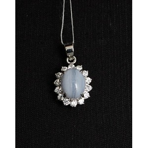 C830 Кулон из агата голубого (сапфирин) "овал в цирконах", родирование