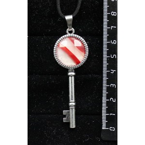 Кулон из сердолика "ключик", круг 20мм, огранка