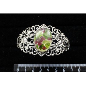 Браслет из хромдиопсида и граната (кабошон-мозаика), овал 25х18мм, жесткая основа, цвет ант.серебро