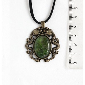 Кулон из хромдиопсида (кабошон-мозаика), овал 25х18мм, оправа цвет бронза "2 дракона"