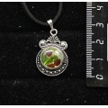 Кулон из хромдиопсида и граната (кабошон-мозаика), круг 12мм, оправа "корона"