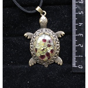 Кулон из хризолита и граната "черепаха" (кабошон-мозаика), овал 25х18мм, оправа цвет бронза
