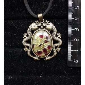 Кулон из хризолита и граната (кабошон-мозаика), овал 25х18мм, оправа цвет бронза "2 дракона"